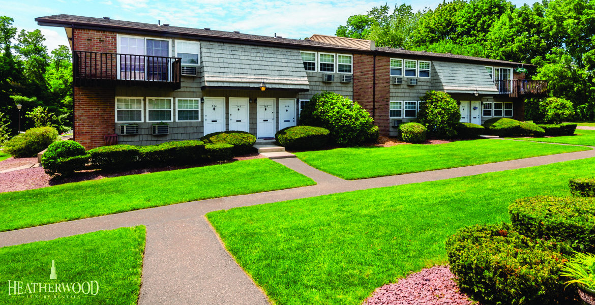 Ronkonkoma Apartments Heatherwood House at Lake Ronkonkoma Photo